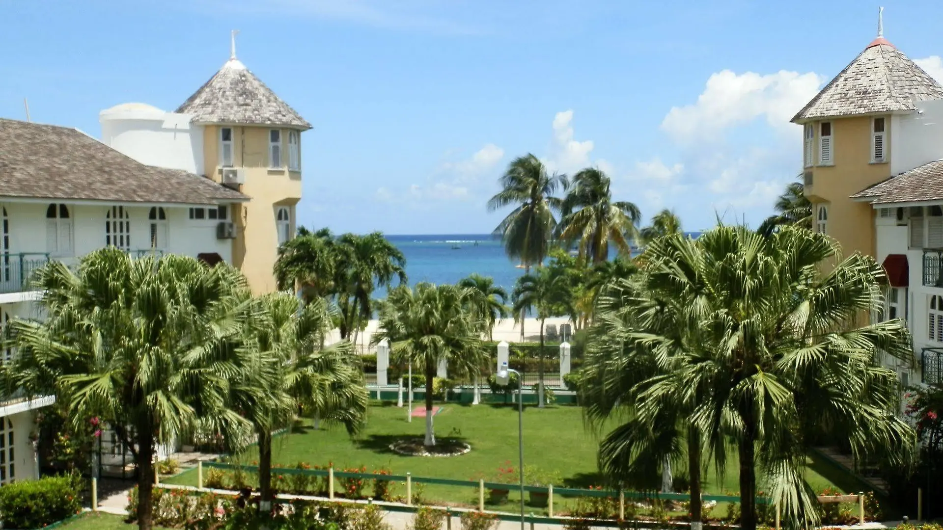 *** Hotel Beach Castles Studio Ocho Rios Jamaica
